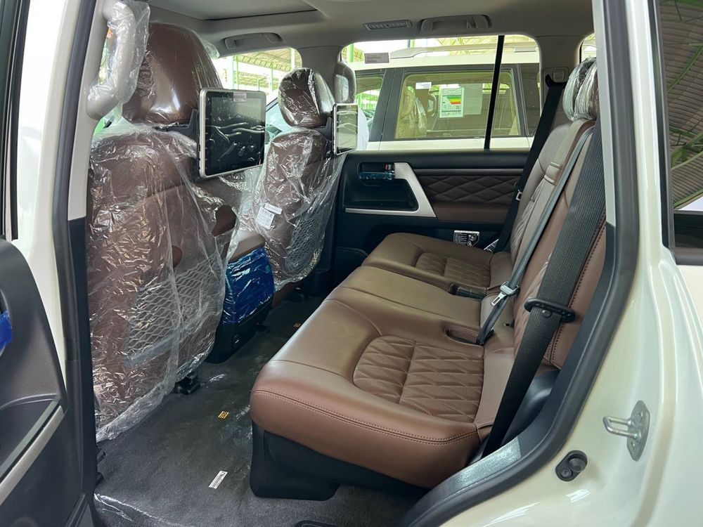 Toyota Land Cruiser 200 4.0L