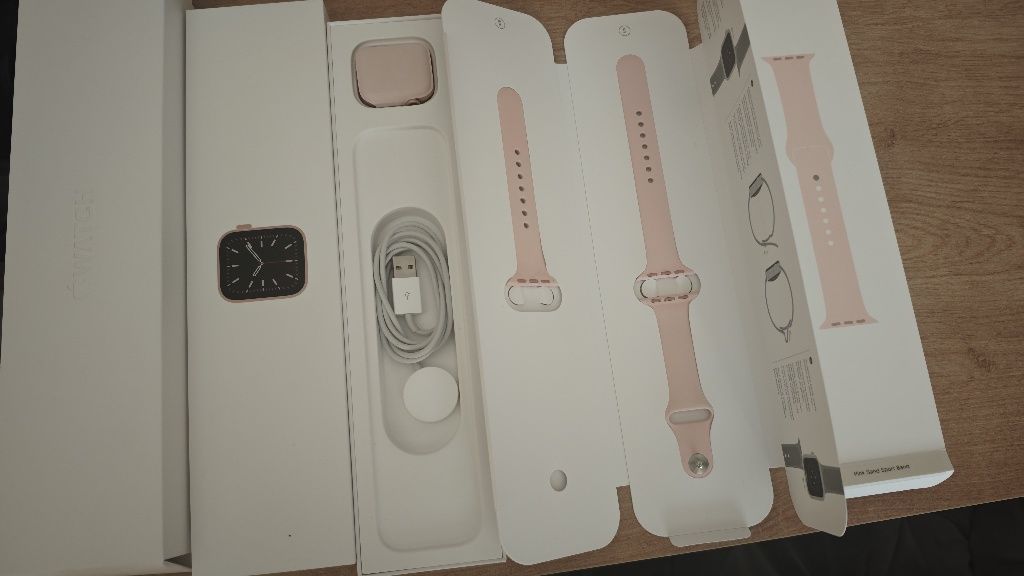 Apple Watch 6 series / pink