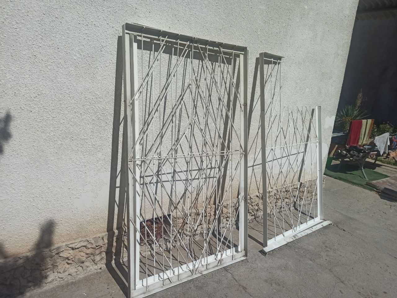 Решетки на окна б.у срочно