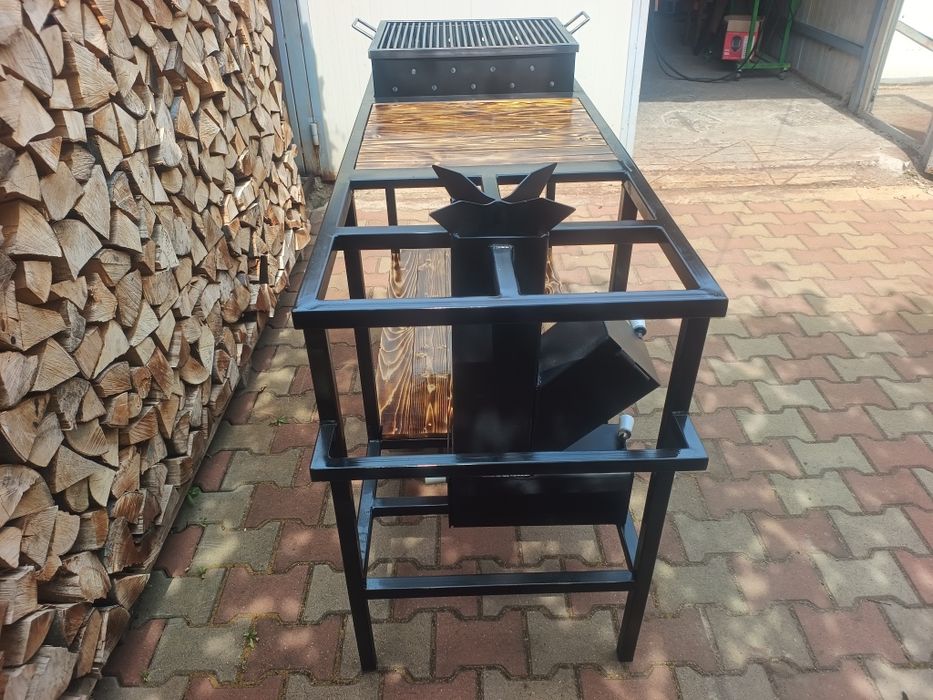 Vând grătar cu soba rachetă