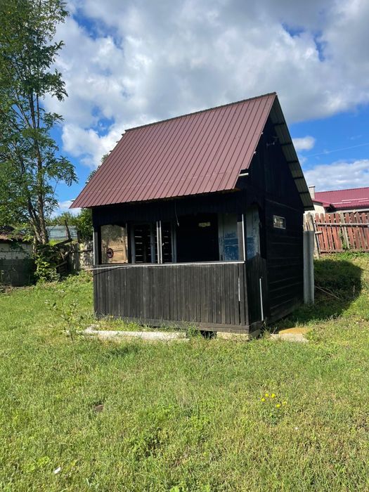 Vând cabana din lemn