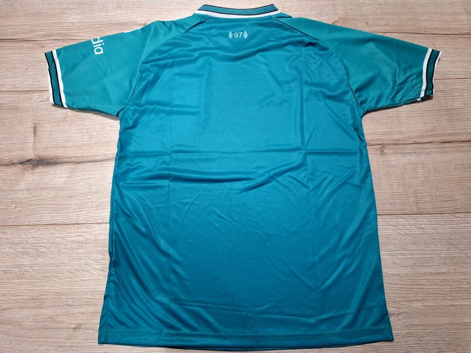 Футболна фланелка на Ливърпул сезон 25/26!