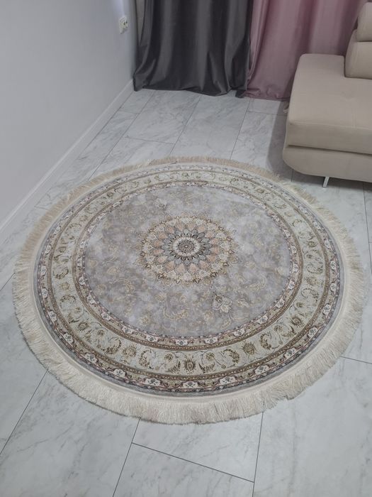 Vând covor modern din Iran