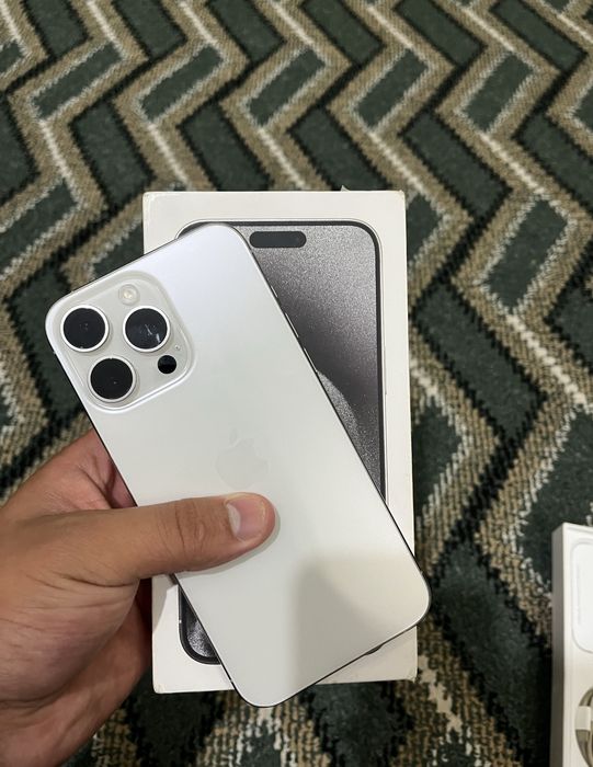 Srochnooo iPhone 15 Pro Max Oq rang 512tali Full korobka dokument