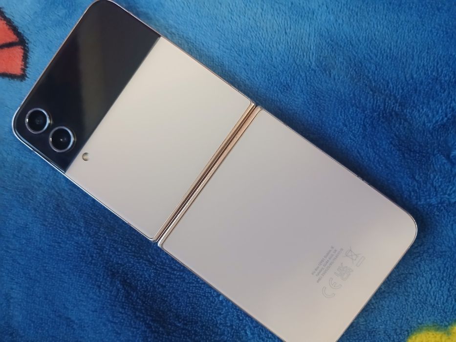 Z flip 4 Rose aproape nou nout Vând urgent