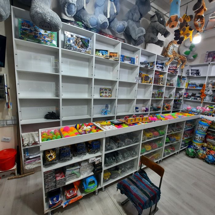 Magazinlar uchun kampilekt mebel sotiladi