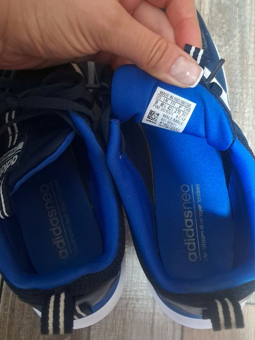 Vând Adidas mărimea 42,5