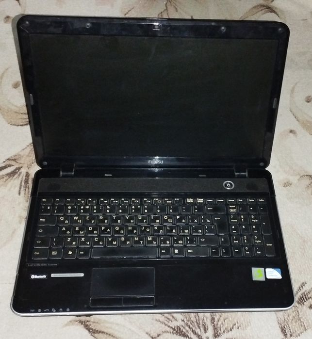Ноутбук Futjisu AH531