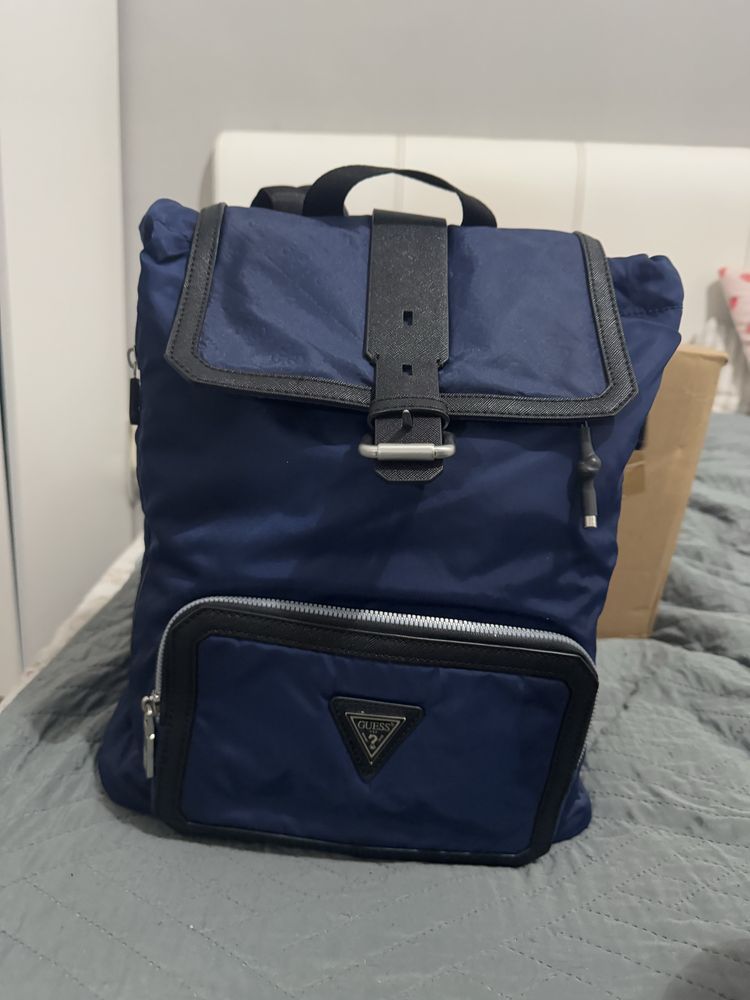 Раница/ чанта/ портфейл GUESS