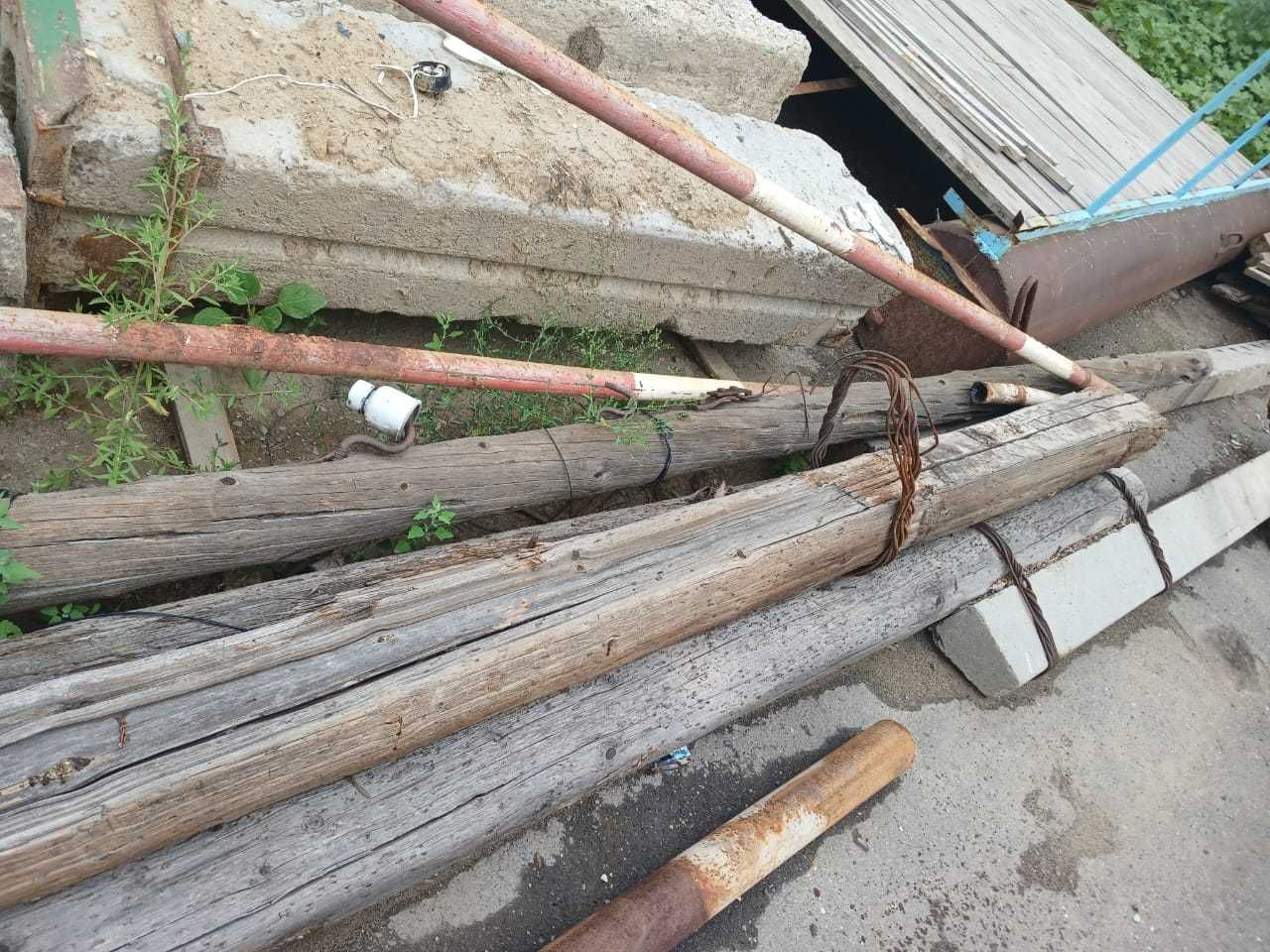 Продам столбы деревянные на ЖБ основе