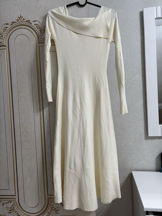 Продам Новое Платье цвета айвори