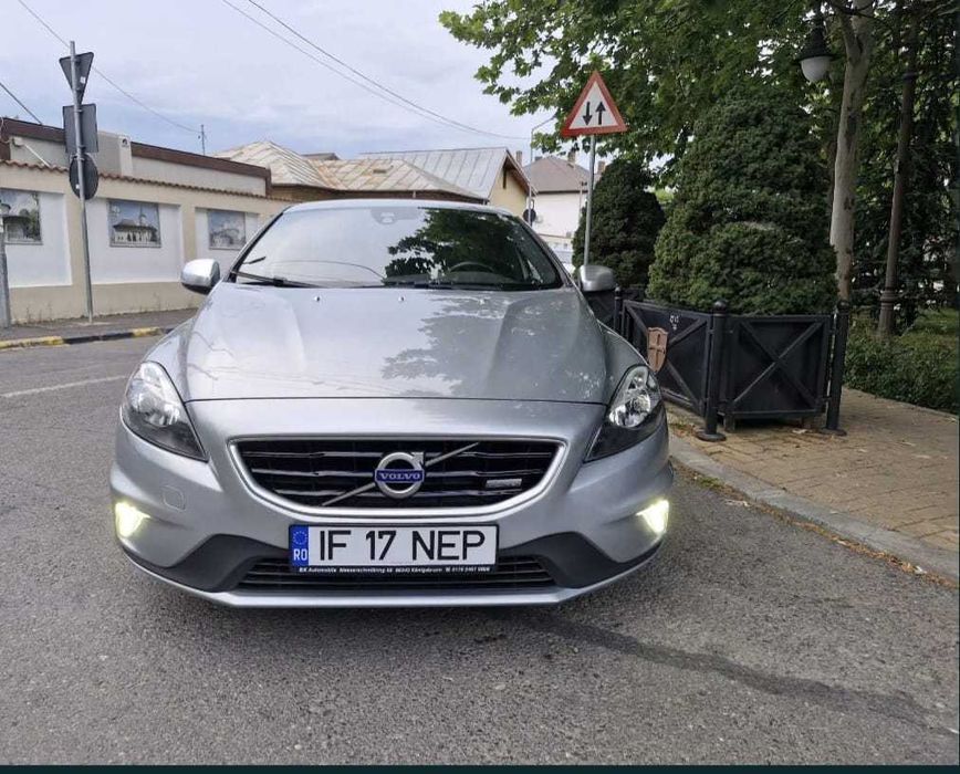 Volvo v40 R.desing avariat.Probleme 2 injectoare