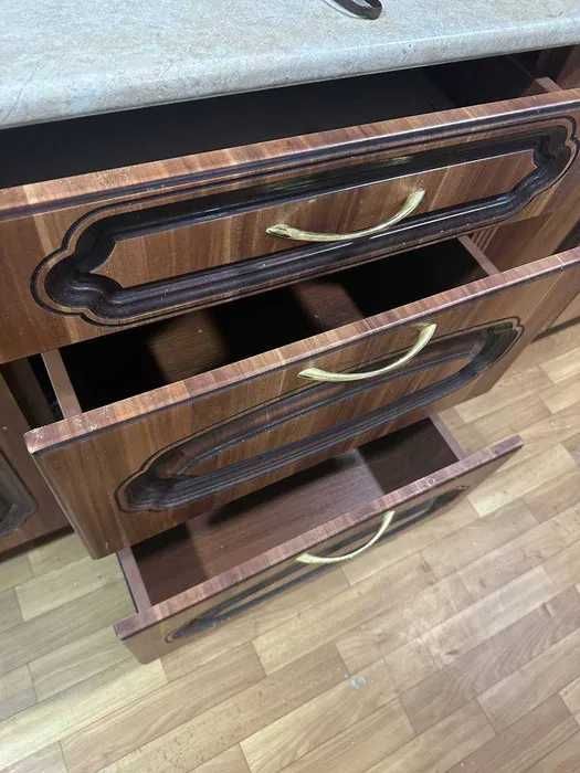 Продается кухонная гарнитура
