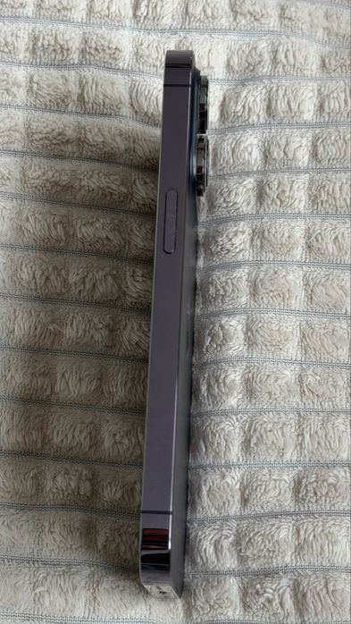 Iphone 14 PRO 1TB Deep Purple лилав с кейс Pitaka, Quadlock