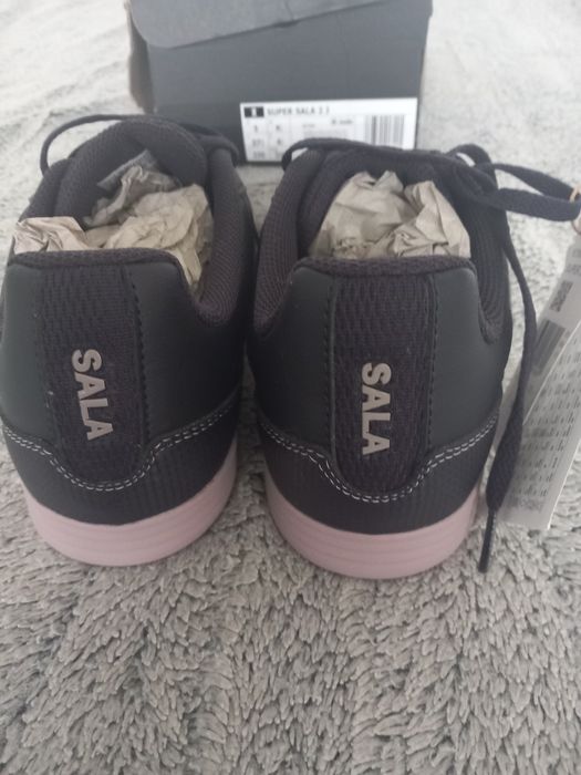 Нови оригинални маратонки