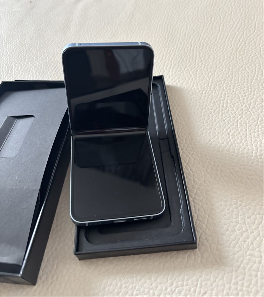 Samsung Galaxy Z Flip 6