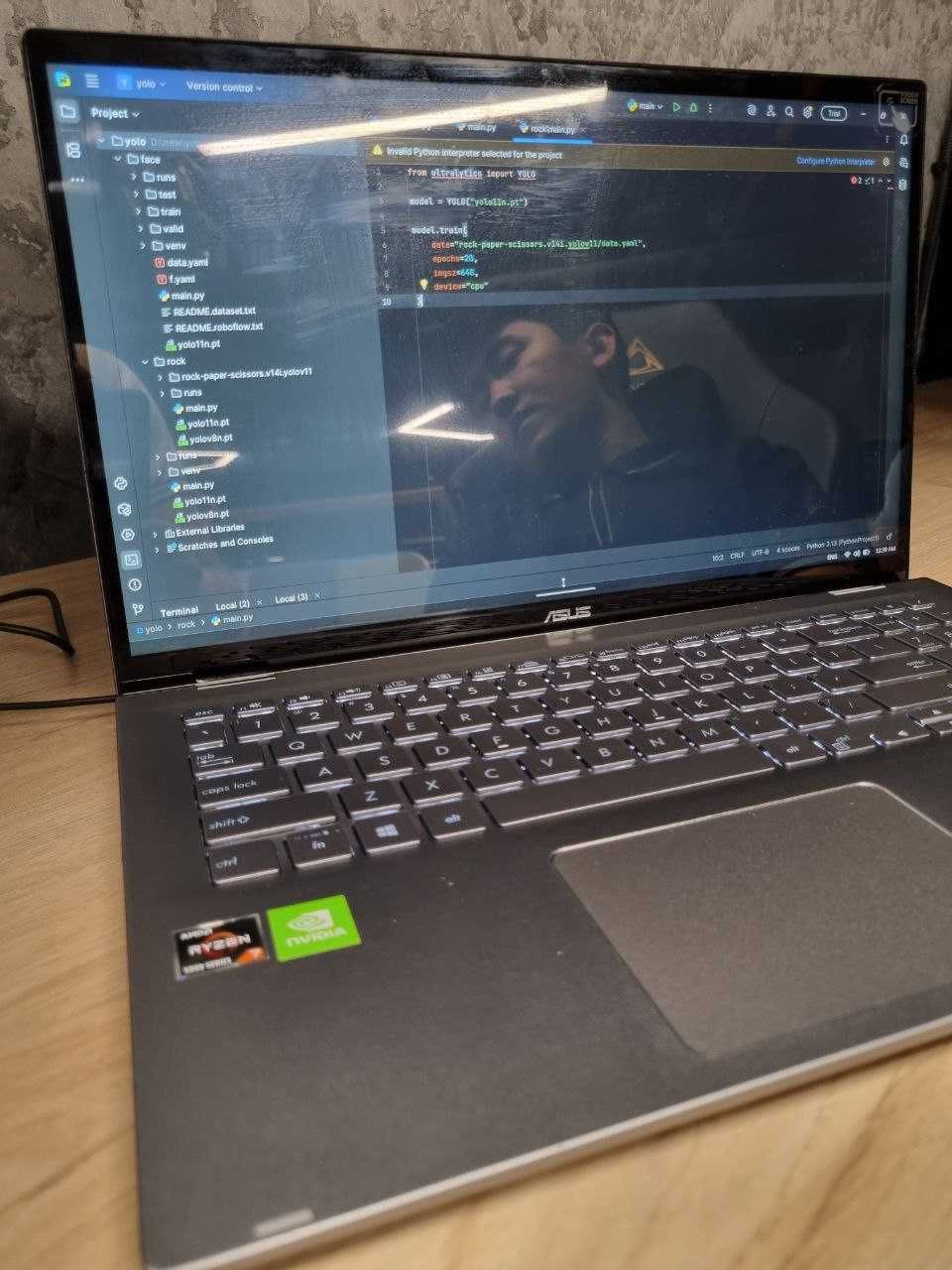 Sensorli ASUS Zenbook Ryzen 7 Sotiladi 360