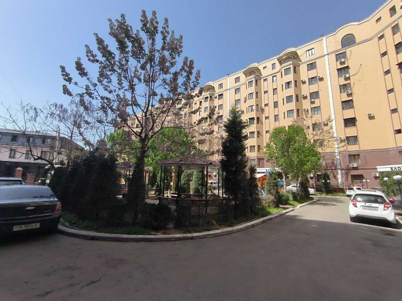 Sotiladi - Parkentskiy Golden House 3 xonalik kvartira 2 liniya