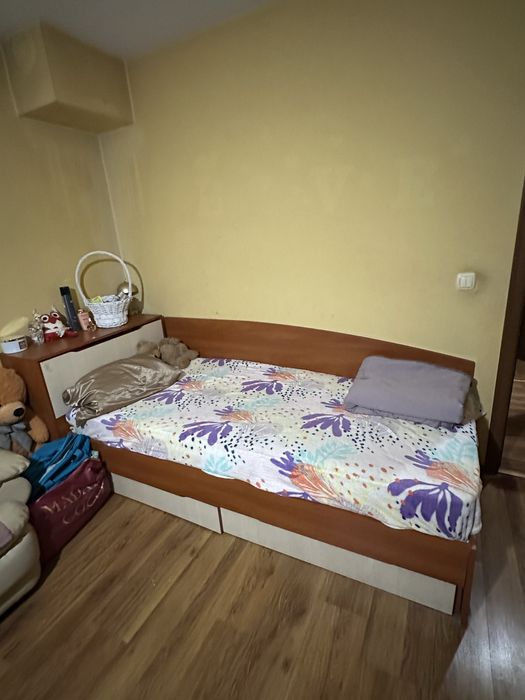 Подарявам легло и диван