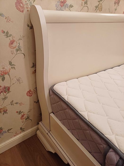 Pat Mobexpert MDF alb cu somiera si saltea