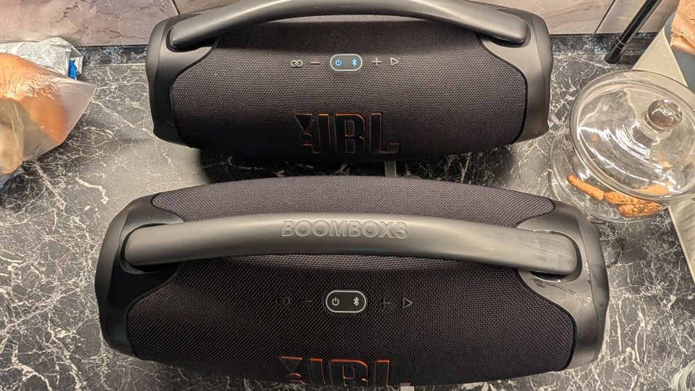 Vând jbl boombox 3 și jbl Extreme 2 schimb cu boombox 4 ofer diferență