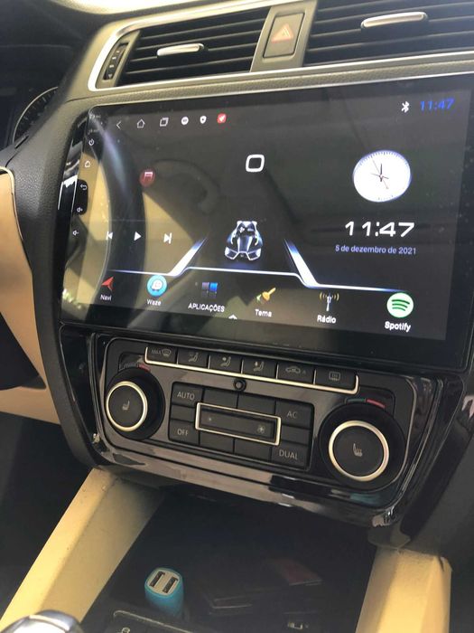 Navigatie GPS Android VOLKSWAGEN Jetta 2011-2018 - CarPlay AndroidAuto