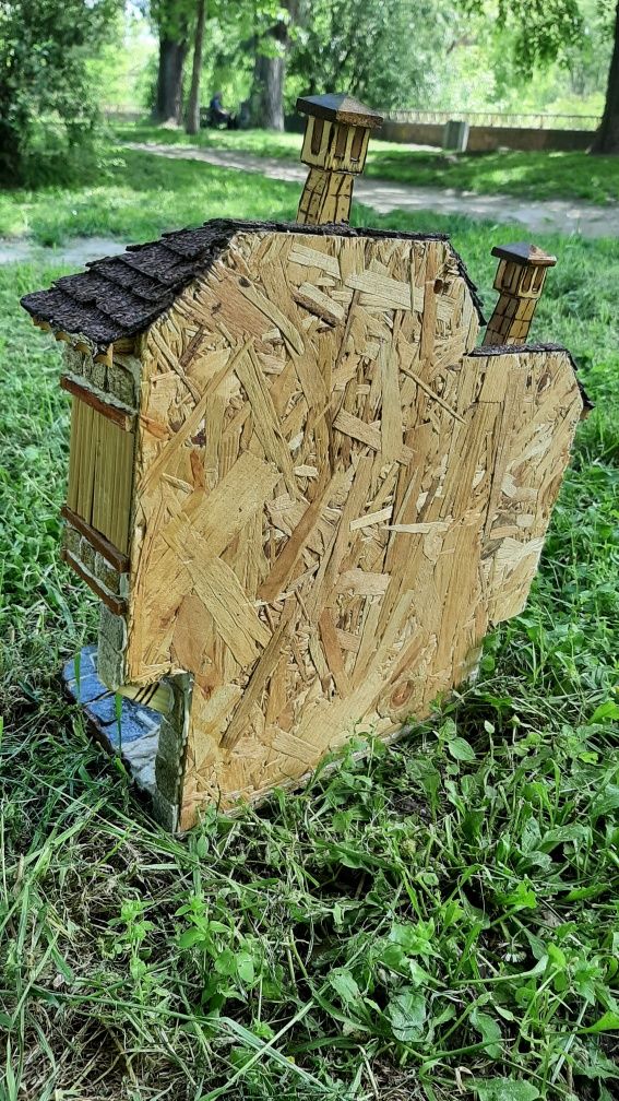 Макет на българска къща от дърво и камък, ръчна изработка