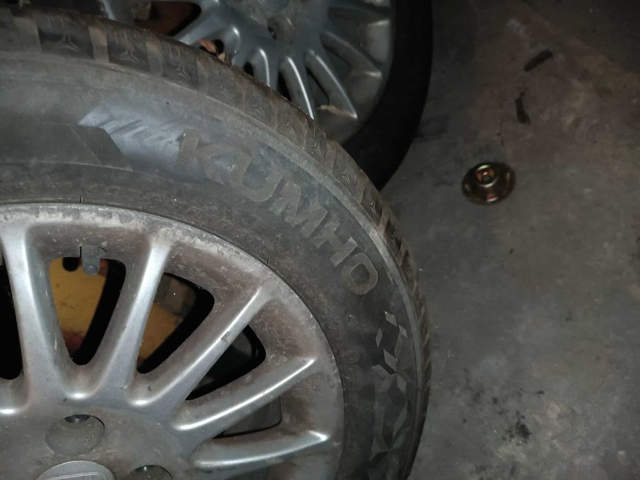 Зимни гуми 195/65/15 и джанти за Хонда сивик