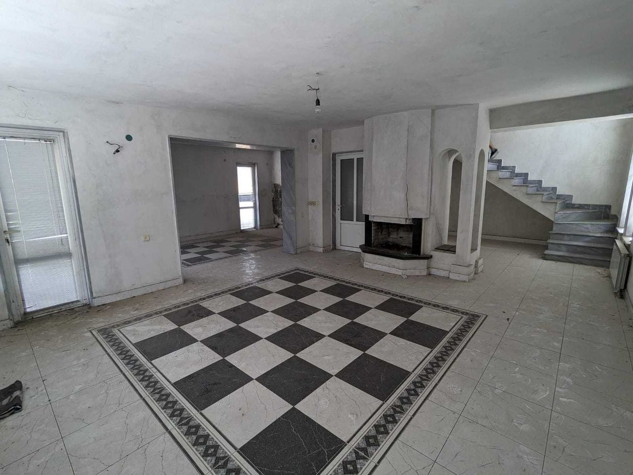 Продава се Къща в Свиленград - 372 кв.м за 619 €/кв.м - Снимка #21