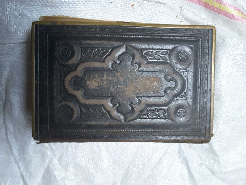 Vand diverse carti vechi si partituri vechi