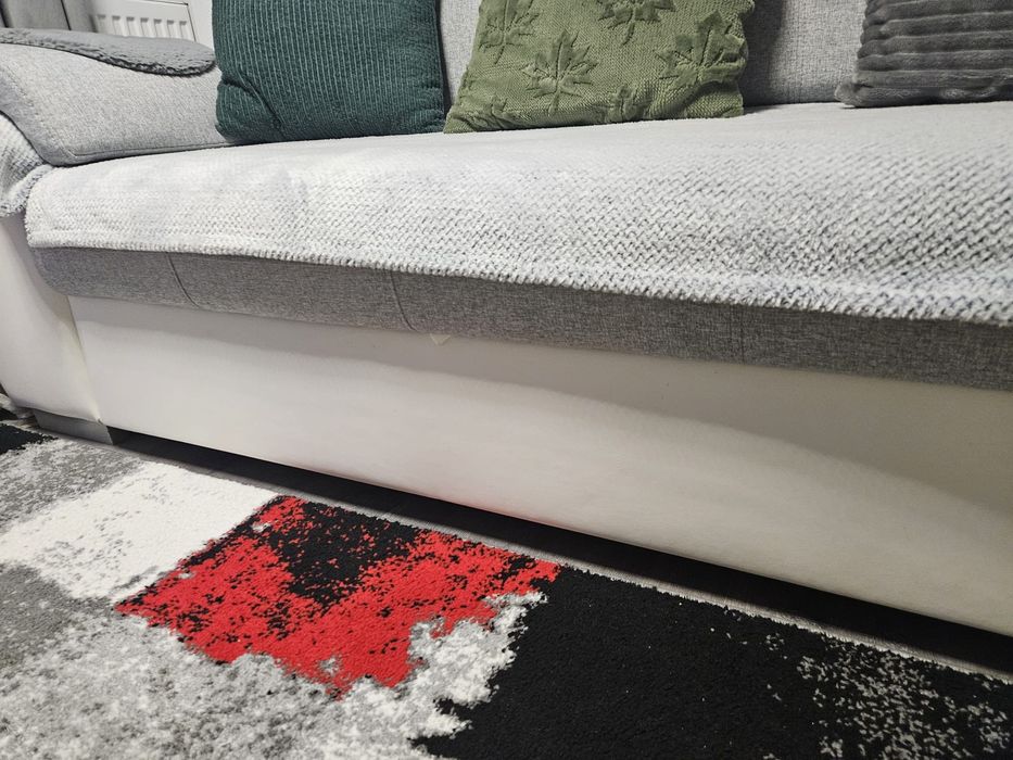 Vând canapea living cu spațiu de depozitare, fara zgârieturi sau ruptu