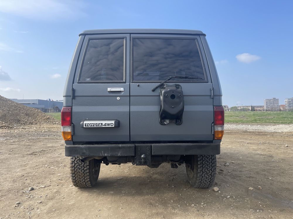 Toyota Land Cruiser J70 2.4 TD  Autoutilitara.