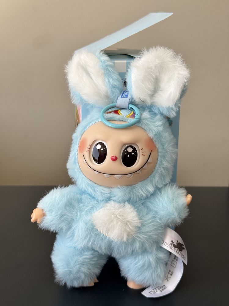 Фигурка Labubu The Monster с коробкой