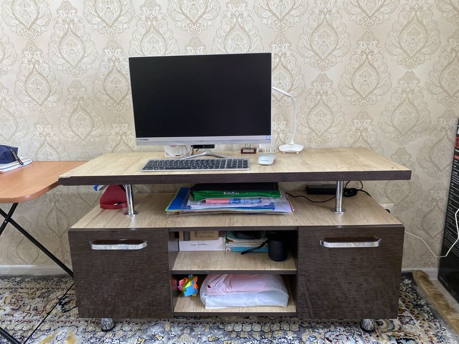 Деревянный стол с рабочей зоной(тумбочка)