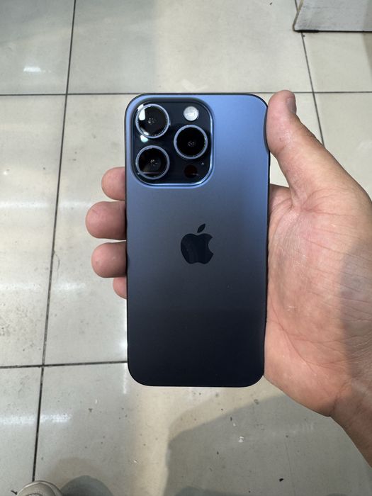 Продаю айфон 15 про