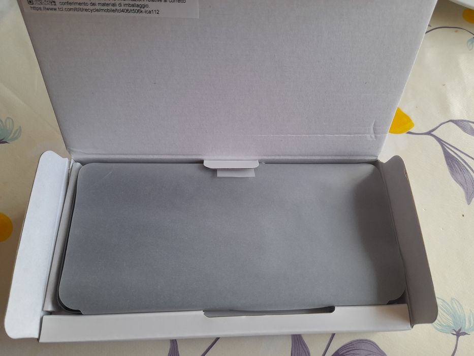 Нов мобилен  TCL гаранция