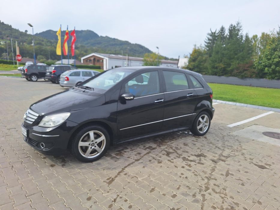 Merecedes bezina 200B clas