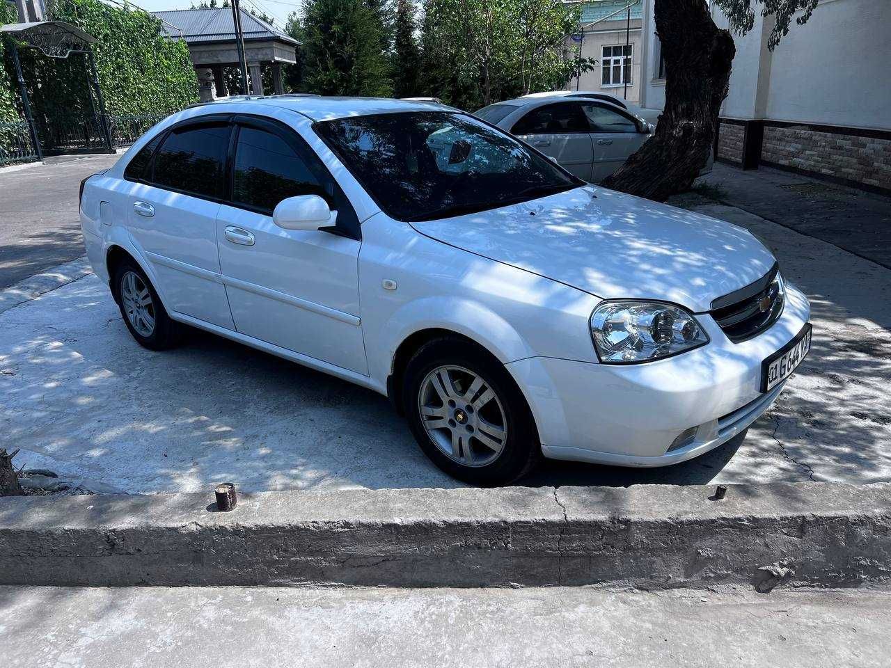 Продаю свой автомобиль Ласетти