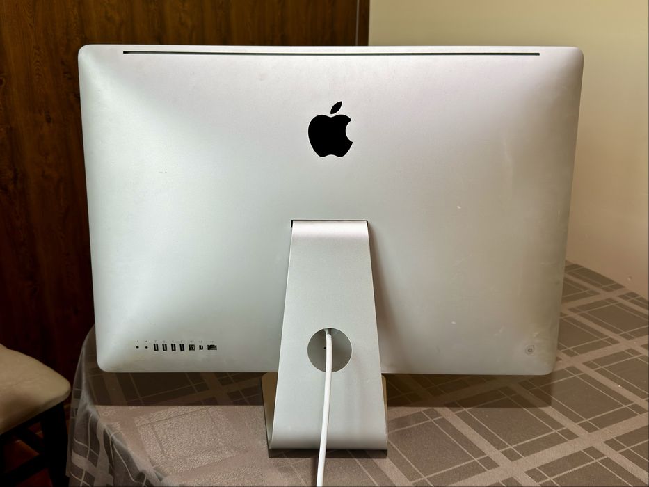 iMac (27-inch, Mid 2010) 16GB RAM, 1TB SSD, Intel i7