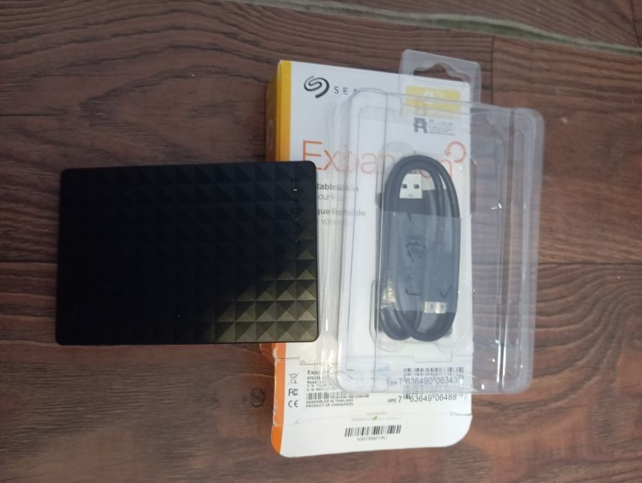 Жёсткий диск Seagate Expansion 2 Tb без торга