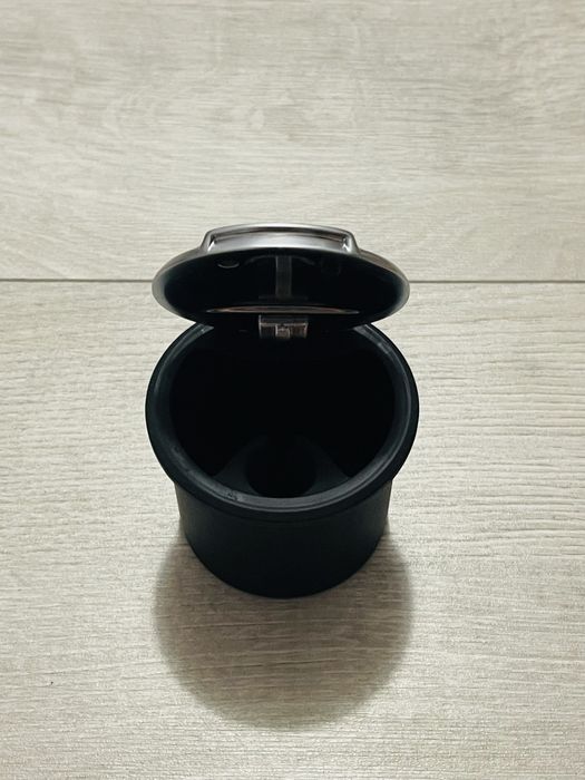 Оригинален пепелник за Range Rover