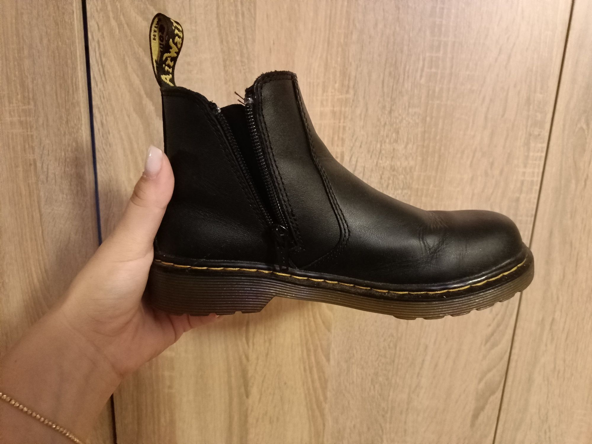 Vând botine Dr  Martens