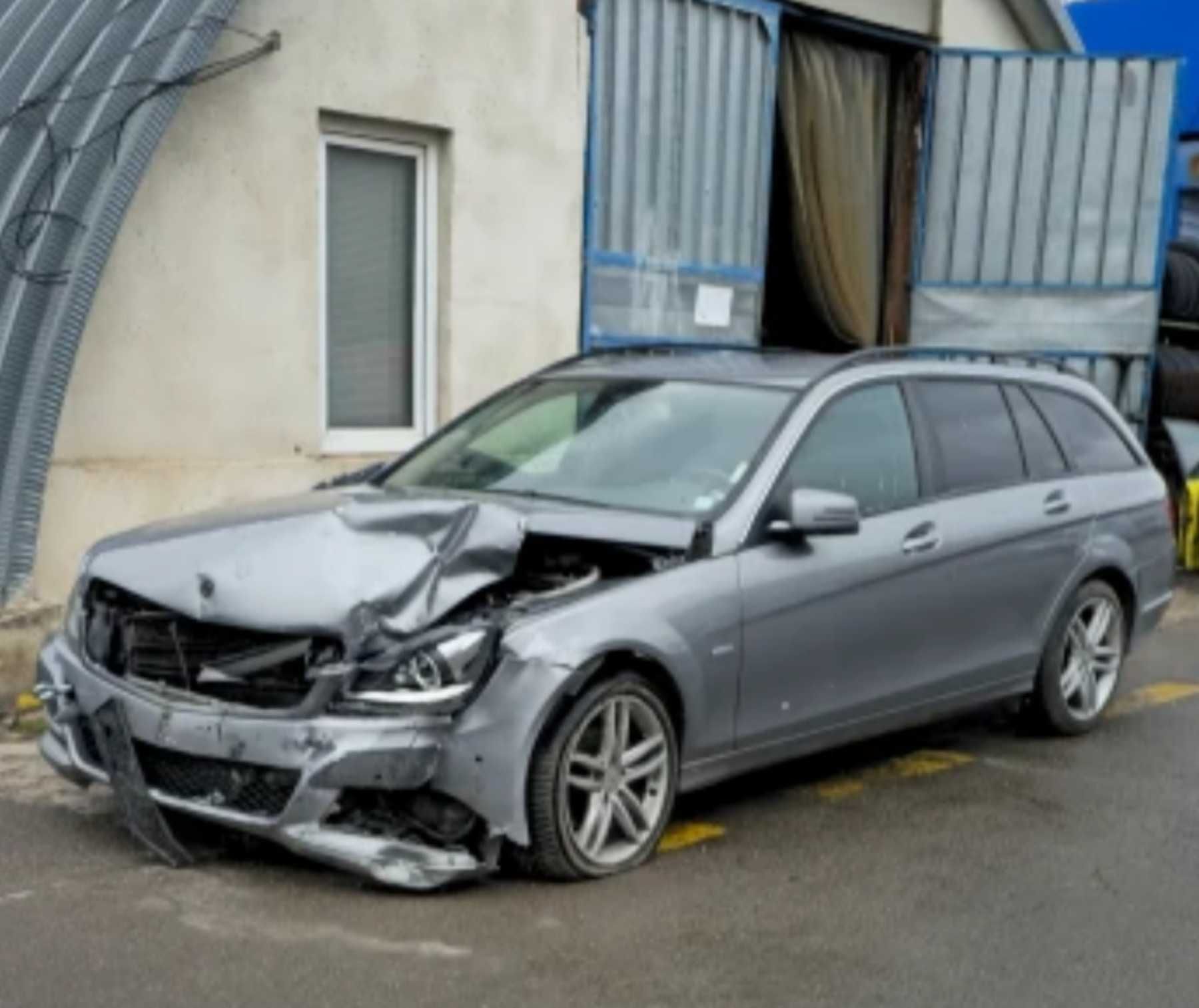 Mercedes Benz C220