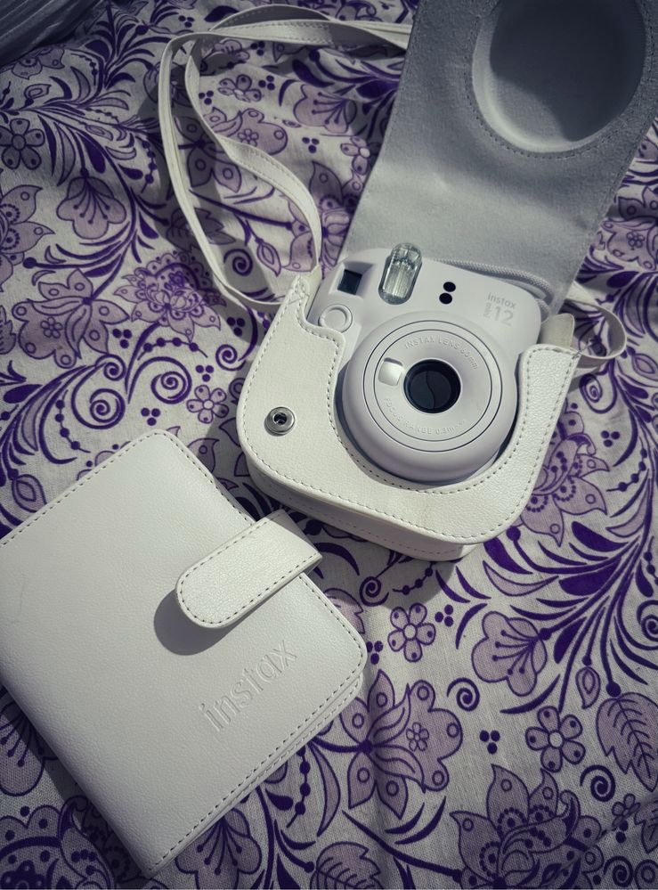 Продается Instax mini 12