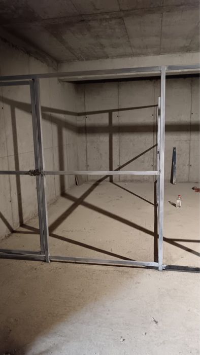 Inchiriez boxa depozitare, 10 mp