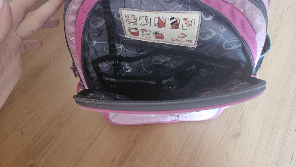 Ученическа раница с анатомичен гръб+ подарък