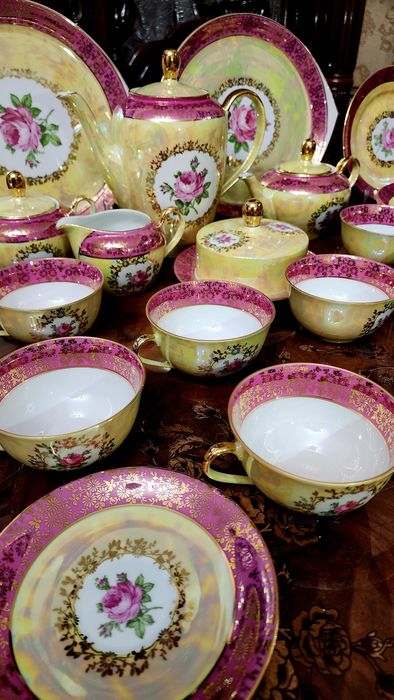 Чайно-кофейный сервиз на 12 перс. Мадонна "Роза". Дёшево ! ГДР