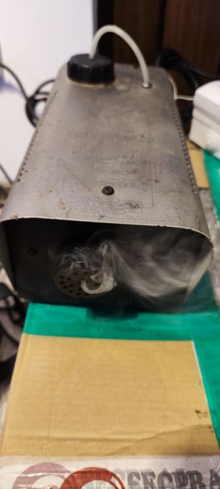 Mașina de fum Stairville SF-80