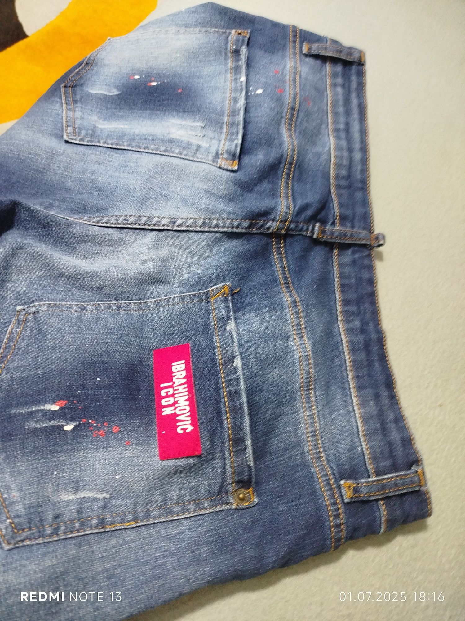 Blugi dsquared2 icon