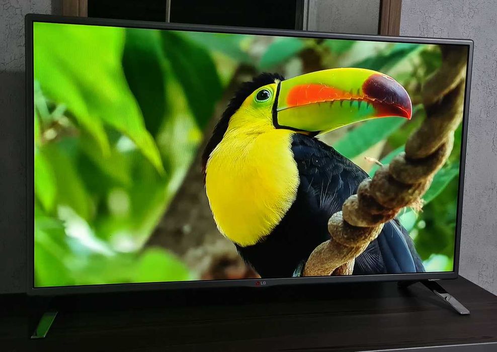 SmartTV LG: 107см Wi-Fi, YouTube, RuTube, телеканалы, фильмы В ИДЕАЛЕ!